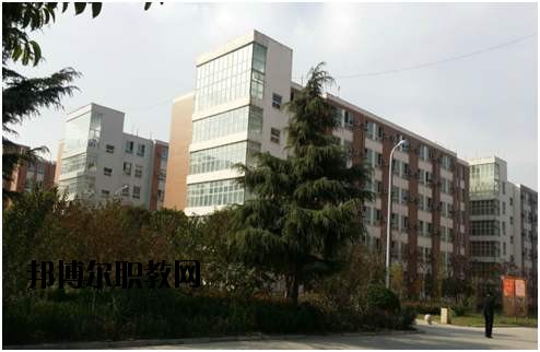 鄭州中原中等專業(yè)學(xué)校2021年報(bào)名條件、招生要求、招生對(duì)象