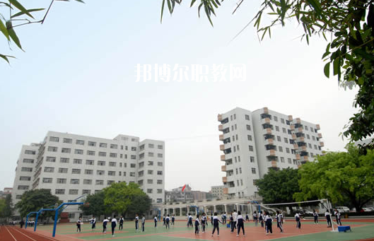 廣州醫(yī)藥職業(yè)學(xué)校2020年報名條件、招生要求、招生對象