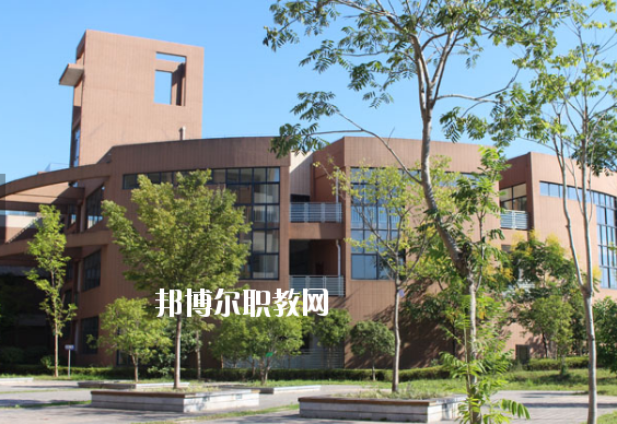 黃山東華技工學(xué)校2020年報(bào)名條件、招生要求、招生對(duì)象