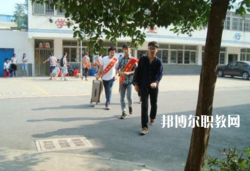 合肥商貿(mào)職業(yè)學(xué)校2020年報(bào)名條件、招生要求、招生對(duì)象