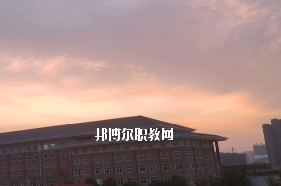 安徽滁州技師學(xué)院2020年報名條件、招生要求、招生對象