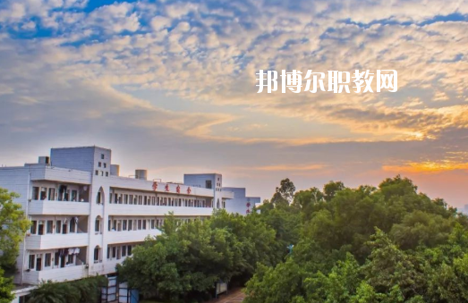 廣州市南沙區(qū)嶺東職業(yè)技術學校2020年報名條件、招生要求、招生對象