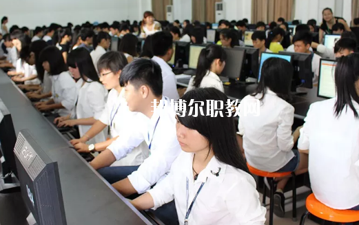 廉江興華職業(yè)技術(shù)學(xué)校2020年報(bào)名條件、招生要求、招生對(duì)象