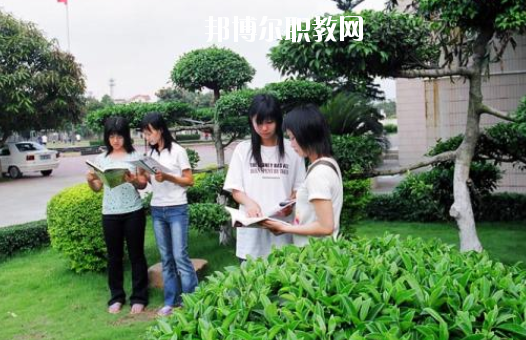 廣州市番禺區(qū)職業(yè)技術學校2020年報名條件、招生要求、招生對象