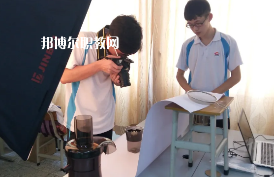 佛山順德區(qū)胡錦超職業(yè)技術(shù)學(xué)校2020年報(bào)名條件、招生要求、招生對(duì)象