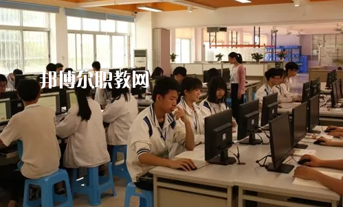 佛山順德區(qū)李偉強職業(yè)技術(shù)學校怎么樣、好不好