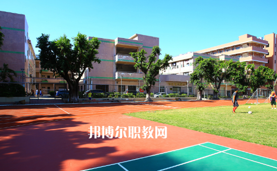 東莞經(jīng)濟(jì)貿(mào)易學(xué)校怎么樣、好不好