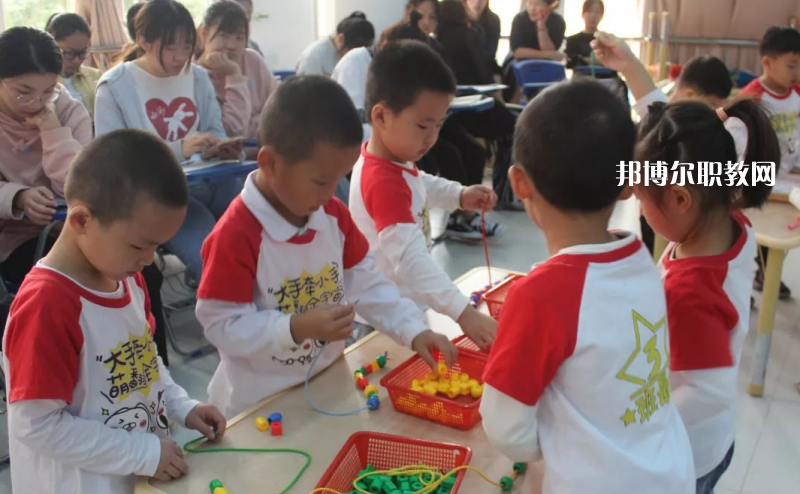 貴陽2021年中專幼師學(xué)?？梢钥即髮? width=