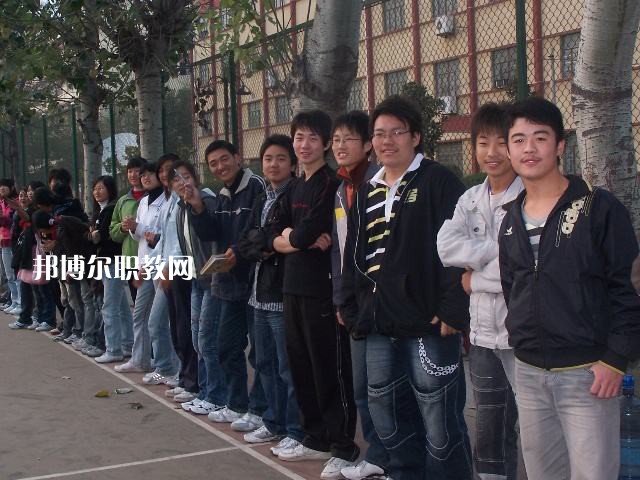濮陽(yáng)市油田職業(yè)中等專業(yè)學(xué)校怎么樣、好不好