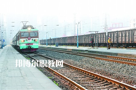 廣西2021年鐵路學(xué)校都有什么專(zhuān)業(yè)適合男生