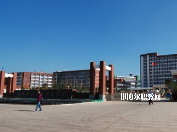 重慶松溉中等職業(yè)技術(shù)學校2021年報名條件、招生對象