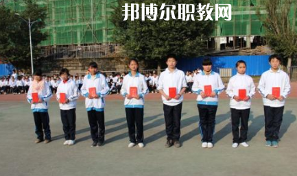 重慶市墊江縣第二職業(yè)中學(xué)校2021年報名條件、招生要求、招生對象