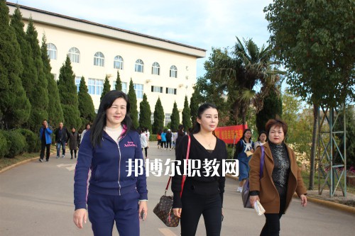 勐海縣職業(yè)高級中學(xué)2021年報(bào)名條件、招生要求、招生對象