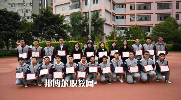 昆明盤龍職業(yè)高級中學(xué)怎么樣、好不好