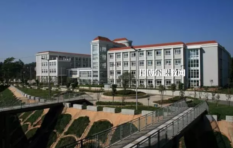 昆明官渡區(qū)職業(yè)高級中學(xué)2021年學(xué)費、收費多少