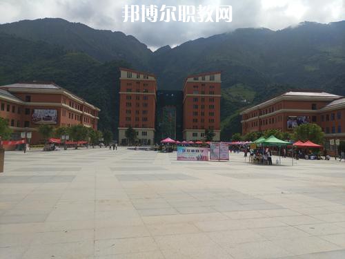 怒江州民族中等專業(yè)學校2021年報名條件、招生要求、招生對象