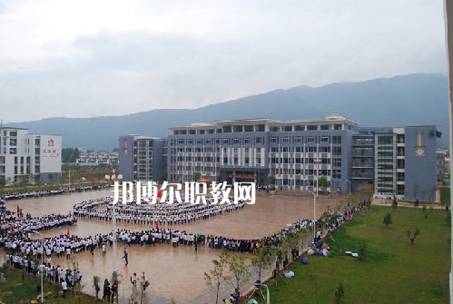 麗江民族中等專業(yè)學(xué)校2021年學(xué)費(fèi)、收費(fèi)多少