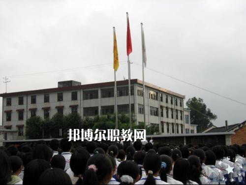 云南臨滄衛(wèi)生學(xué)校2021年報(bào)名條件、招生要求、招生對(duì)象
