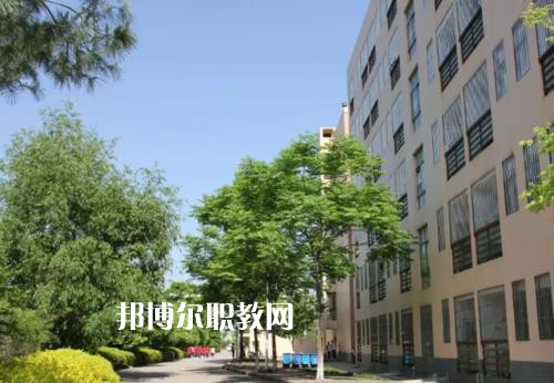 云南曲靖應用技術學校2021年學費、收費多少