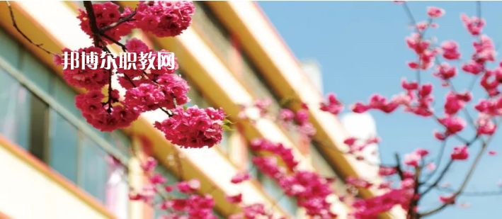 云南昆明工業(yè)學(xué)校2021年報(bào)名條件、招生要求、招生對(duì)象