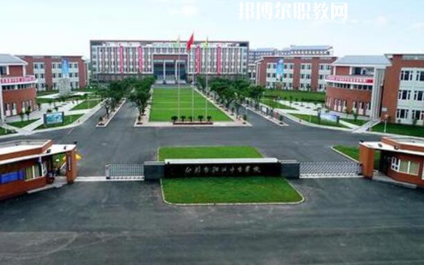 四川省什邡市職業(yè)中專學(xué)校2021年學(xué)費(fèi)、收費(fèi)多少