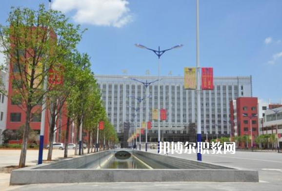 云南電子信息高級技工學(xué)校2021年報名條件、招生要求、招生對象