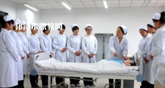 曲靖衛(wèi)生學(xué)校2021年報名條件、招生要求、招生對象