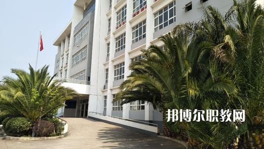 晉寧職業(yè)高級(jí)中學(xué)2021年報(bào)名條件、招生要求、招生對象