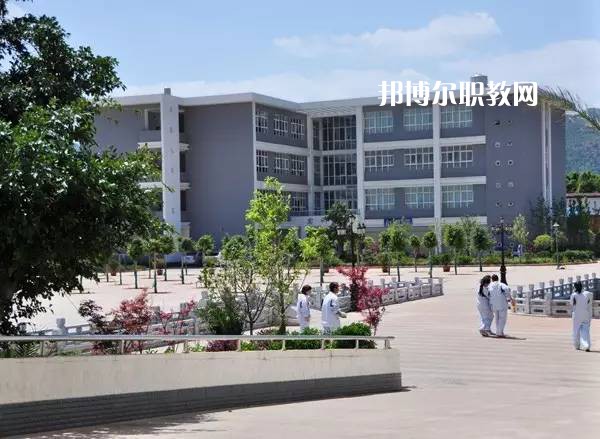昆明旅游職業(yè)中學(xué)2021年學(xué)費(fèi)、收費(fèi)多少