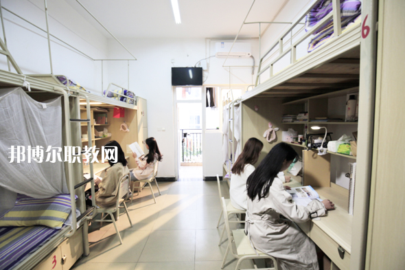 德陽科貿(mào)職業(yè)學院中職部2021年宿舍條件