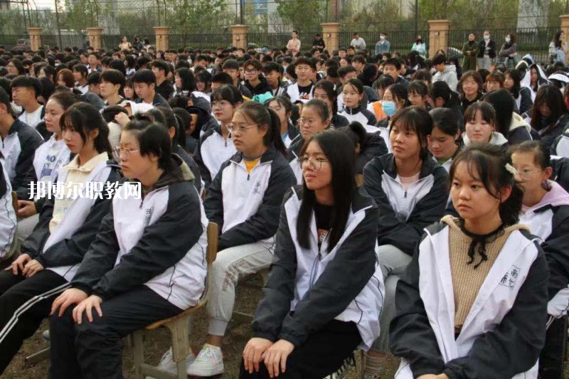 南京化工技師學(xué)院2022年招生聯(lián)系電話(huà)