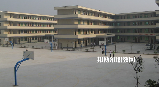 廣東領(lǐng)才技工學(xué)校2022年報(bào)名條件、招生要求、招生對象