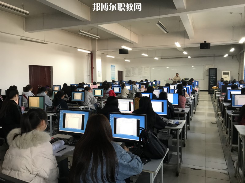 重慶機(jī)電工業(yè)學(xué)校2022年有哪些專(zhuān)業(yè) 