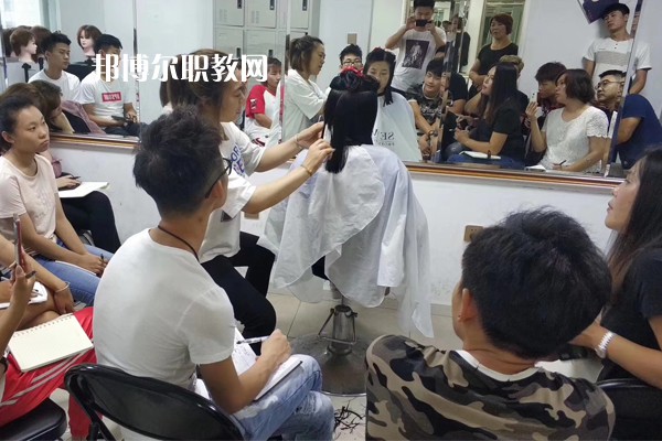 重慶旅游學(xué)校建勝分校2022年有哪些專(zhuān)業(yè) 