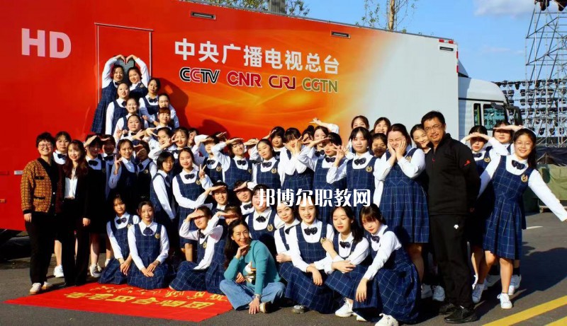 江蘇戲劇學(xué)校2022年報名條件、招生要求、招生對象
