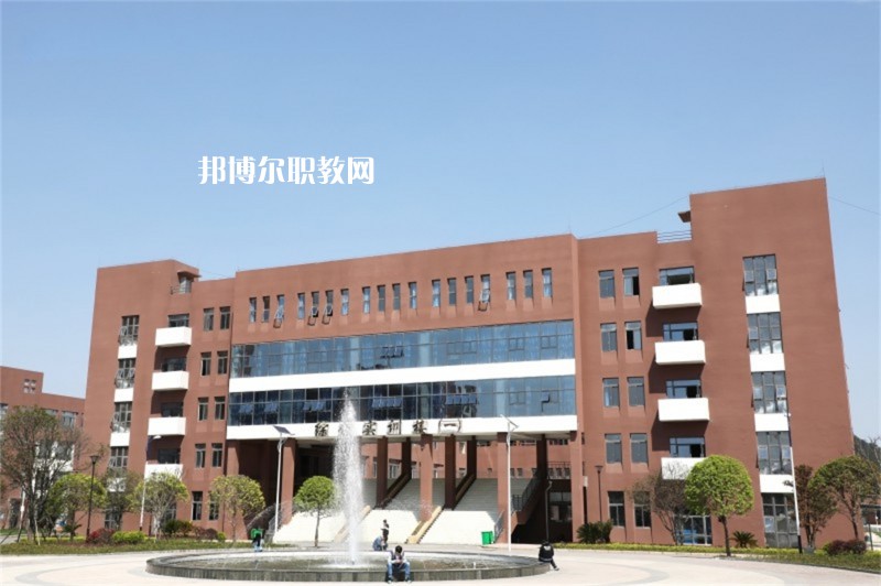 重慶藥劑學校2022年報名條件、招生要求、招生對象 