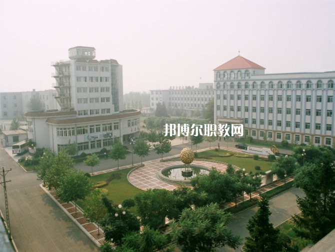 重慶市紡織技工學(xué)校2022年學(xué)費(fèi)、收費(fèi)多少 
