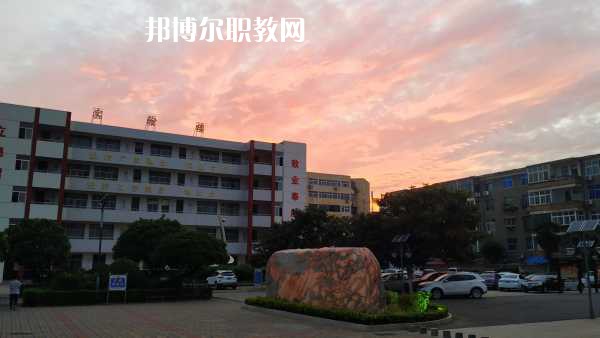 重慶巫山師范學(xué)校2022年報(bào)名條件、招生要求、招生對象 