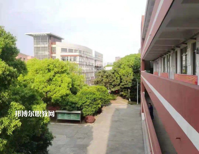 江陰商業(yè)中等專業(yè)學校2022年報名條件、招生要求、招生對象