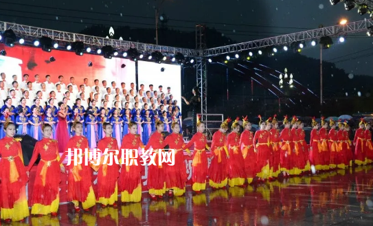 徽縣職業(yè)中專2022年報名條件、招生要求、招生對象 