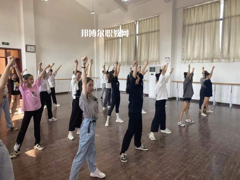 無錫文化藝術(shù)學(xué)校2022年報(bào)名條件、招生要求、招生對象