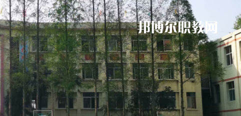 成都恒輝技工學(xué)校2022年學(xué)費(fèi)、收費(fèi)多少