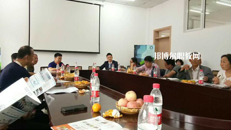 秦皇島渤?？萍贾械葘I(yè)學(xué)校2022年招生辦聯(lián)系電話