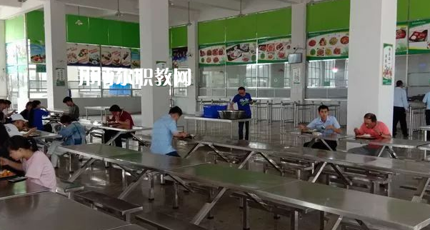 貴州貴陽經(jīng)貿(mào)職業(yè)學(xué)校2022年報(bào)名條件、招生要求、招生對象