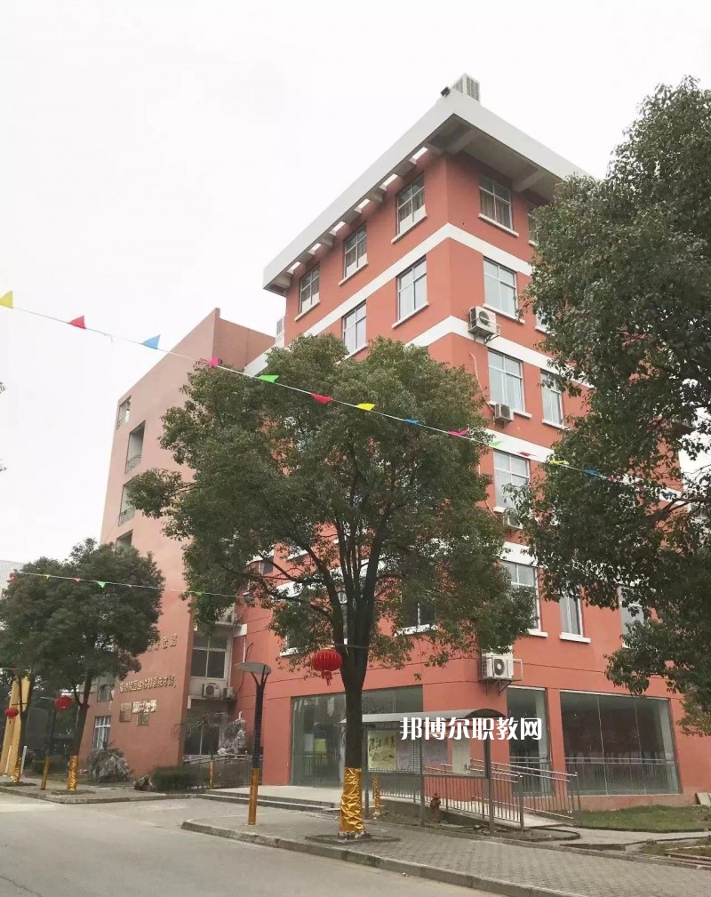 蘇州福納影視藝術(shù)學(xué)校2022年報名條件、招生要求、招生對象