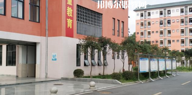 成都廣信數(shù)字技術(shù)職業(yè)學(xué)校2022年學(xué)費(fèi)、收費(fèi)多少