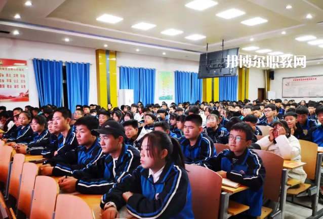 甘肅環(huán)縣職業(yè)中等專業(yè)學(xué)校2022年學(xué)費(fèi)、收費(fèi)多少