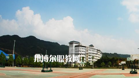 銅仁工業(yè)學(xué)校2022年報(bào)名條件、招生要求、招生對(duì)象
