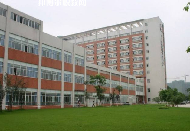 德陽(yáng)中德工業(yè)技術(shù)學(xué)校2022年學(xué)費(fèi)、收費(fèi)多少