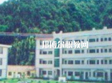 冕寧縣職業(yè)技術(shù)學(xué)校2022年報(bào)名條件、招生要求、招生對(duì)象